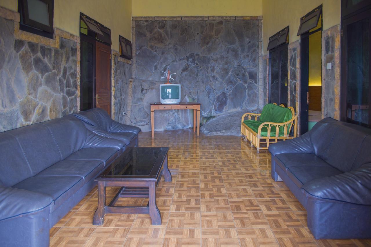 Foresta Inn Family Resort Prigen Εξωτερικό φωτογραφία