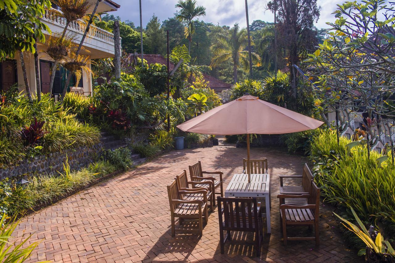 Foresta Inn Family Resort Prigen Εξωτερικό φωτογραφία